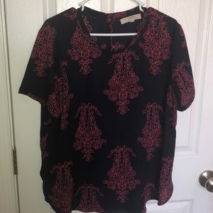 Adorable Loft tunic top, very flattering